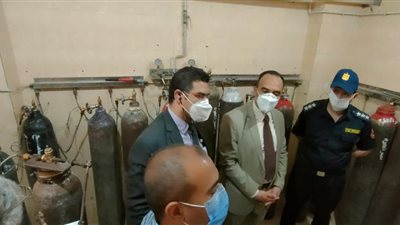 نائب محافظ المنيا يتابع عمل شبكات الأكسجين في المستشفيات