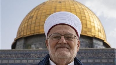 خطيب الأقصى يكشف تفاصيل حريق في ساحات المسجد (خاص) 