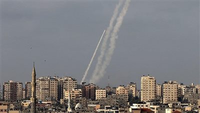 إطلاق أكثر من 150 صاروخ من غزة باتجاه الأراضي المحتلة