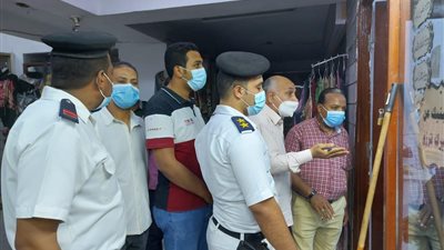 في خامس أيام تطبيق قرارات الغلق.. ضبط 10 محال مخالفة جنوبي الأقصر (صور)