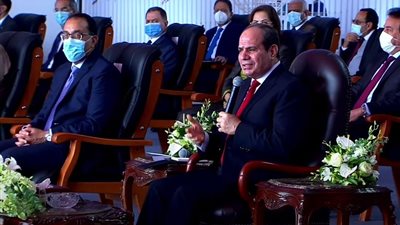 السيسي: قناة السويس تجهز 100 مركب صيد بملياري جنيه