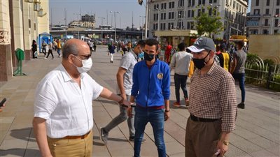 رئيس السكة الحديد للخدمات يتفقد محطة مصر للاطمئنان على أعمال النظافة والتأمين الإداري (صور)