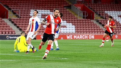 ساوثهامبتون يضرب كريستال بالاس بثلاثية في الدوري الإنجليزي