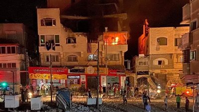 تدمير أحد المباني في غزة خلال الغارات الجوية الإسرائيلية 
