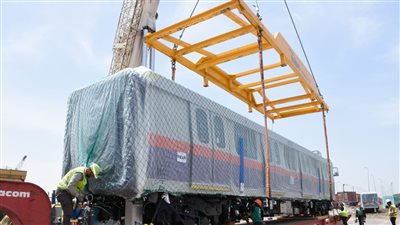 وصول أول قطار كوري للعمل بالخط الثاني لمترو الأنفاق (صور)