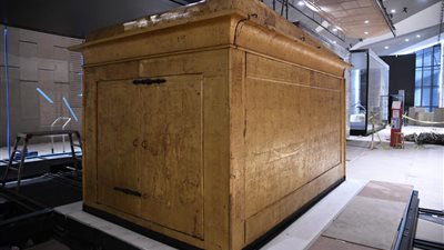 الانتهاء من إعادة تركيب المقصورة الثالثة للملك توت عنخ آمون بالمتحف المصري الكبير