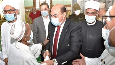  محافظ أسوان يناشد المواطنين بتجنب التجمعات بسبب كورونا (صورة)