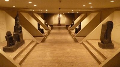 استفتاء على 3 تحف لـ اختيار قطعة ديسمبر بـ متحف آثار الأقصر | صور