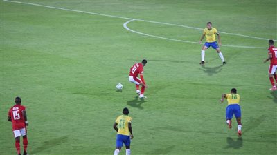 بعد مرور 30 دقيقة.. الأهلي مازال متقدمًا على صن داونز بهدف طاهر 