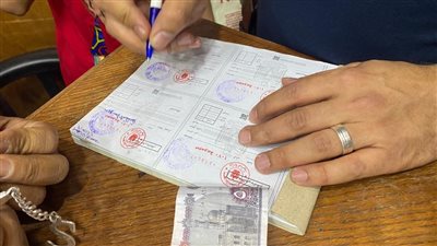 غلق محال تجارية و رفع حالات إشغال في حملة مسائية بحي وسط الإسكندرية