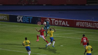 بعد مرور 75 دقيقة.. الأهلي يواصل التقدم على صن داونز بهدف طاهر 