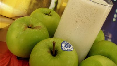 طريقة عمل عصير التفاح بالحليب مثل المحلات