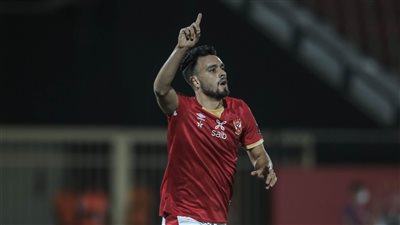 صلاح محسن يتقدم للأهلي أمام المصري