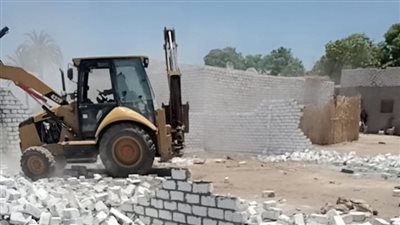 إزالة 13 حالة بناء مخالف وتعد على الأراضي الزراعية بسوهاج