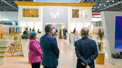 وزير السياحة يفتتح الجناح المصري المشارك في السوق العربي بدبي 