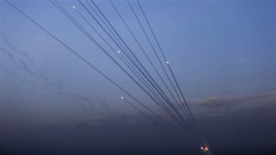 نتنياهو يطالب الإسرائيليين بالبقاء في المنازل