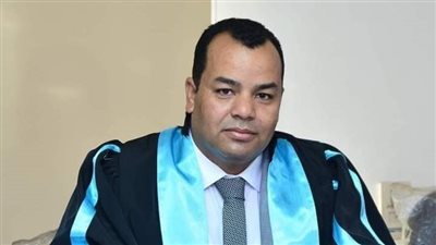 وفاة وكيل كلية الآداب بجامعة سوهاج إثر إصابته بفيروس كورونا