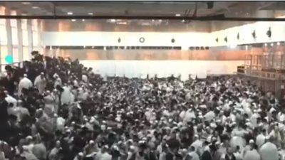 الإسعاف الإسرائيلي: 60 إصابة جراء انهيار مدرج بكنيس داخله مئات بمستوطنة جفعات زئيف