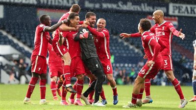 ليفربول في ورطة بسبب 6 لاعبين على رأسهم محمد صلاح 