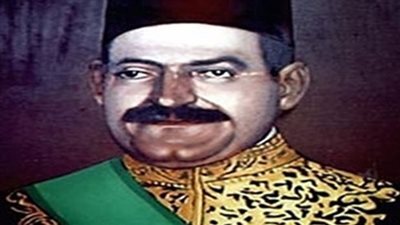 الجهاز القومي للتنسيق الحضاري يعلق لافتة عاش هنا على منزل مصطفى النحاس 