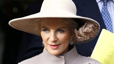 بعد تلقيها لقاح أسترازينيكا.. إصابة أميرة بريطانيا بجلطات في الدم