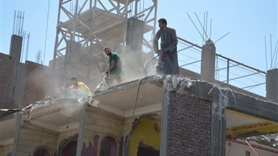 محافظ القليوبية يتابع أعمال إزالة المباني المتعارضة مع الطريق الدائري (صور)