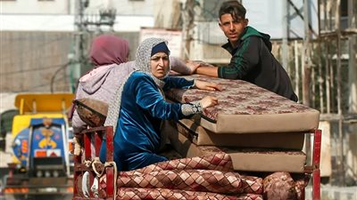 مشاهد تهجير الفلسطينيين من بيوتهم