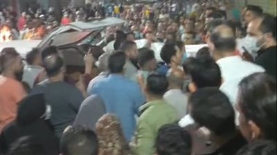 أهالي المحمودية بالبحيرة يشيعون جثامين ضحايا حادث تصادم خلال زفاف عروسين (صور)  