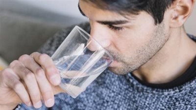 أبرزها تحسين الهضم.. دراسة تكشف فوائد شرب الماء خلال الصيف 