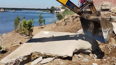 الجيزة تزيل تعديات حرم الموارد المائية والسكة الحديد بـ الحوامدية