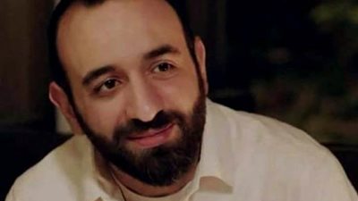 عمرو سلامة يستنكر تعاطف العالم الغربي مع الاحتلال الإسرائيلي دون أطفال فلسطين (تغريدة)