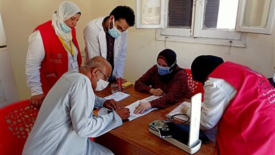 البحر الأحمر تعلن زيادة مراكز التطعيم بلقاح كورونا تسهيلًا على المواطنين (صور)