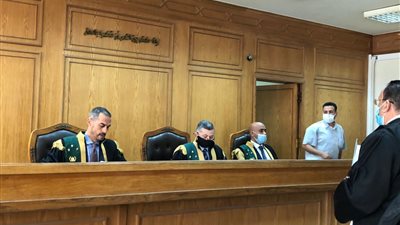 بدء جلسة محاكمة حنين حسام ومودة الأدهم في قضية الاتجار بالبشر