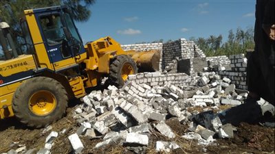 إزالة 10 حالات تعدٍ على الأراضي الزراعية بالبحيرة