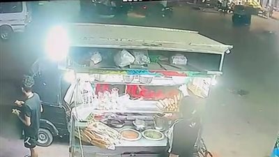 سائق متهور يدهس سيدة ونجلها في إمبابة