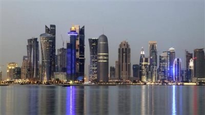 قطر تشتري حصة في 