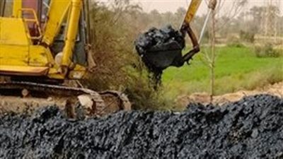 تطهير 20 مجرى مائي من الطمي والحشائش بمختلف أنحاء محافظة الفيوم