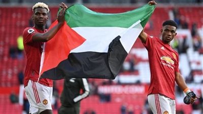 الإنسانية على ملاعب الساحرة المستديرة.. مشاهير الكرة يتعاطفون مع فلسطين على أرض الملعب (صور)