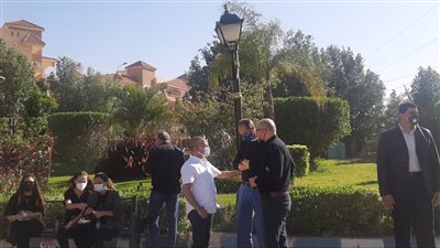 شاهد.. جمال مبارك والإعلامي أحمد موسى يشاركان في تشييع جثمان ابنة فريد الديب (صور وفيديو)