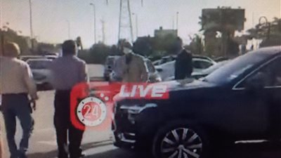  لحظة وصول جمال مبارك جنازة ابنة فريد الديب بمسجد الشرطة (فيديو)