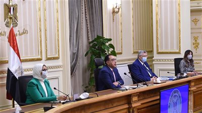 الحكومة تستثني المخابز والصيدليات من قرارات الغلق حتى آخر مايو