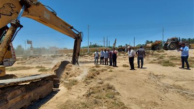 ضمن مشروعات حياة كريمة.. بدء إنشاء أول مجمع خدمات مواطنين بجنوب الأقصر (صور)