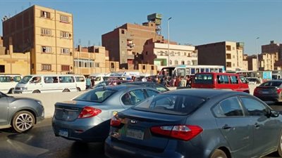 ازدحام مروري على الطريق الدائري بعد اصطدام حافلة بسيارة 