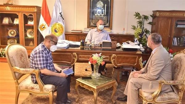 محافظ أسيوط يلتقي