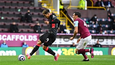 فيرمينو يدخل تاريخ ليفربول بعد التسجيل أمام بيرنلي 