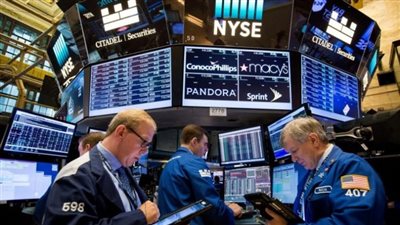 تراجع مؤشرات الأسهم الأمريكية لأدنى مستوى في شهر بسبب ضعف ثقة المستهلكين