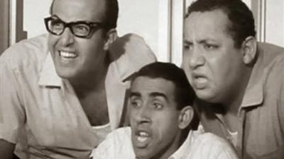 ماذا قال سمير غانم عقب وفاة نجم ثلاثي أضواء المسرح أثناء العمل؟