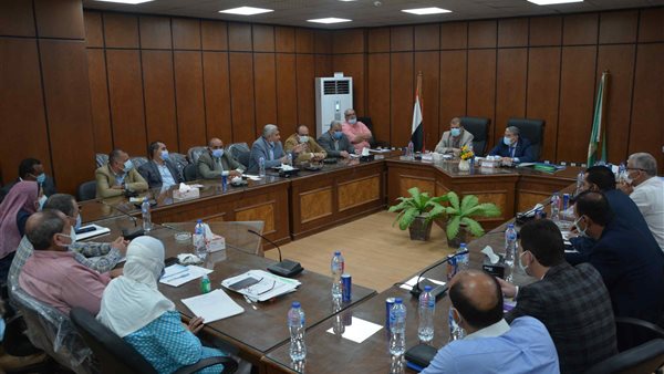 اجتماع محافظ المنيا