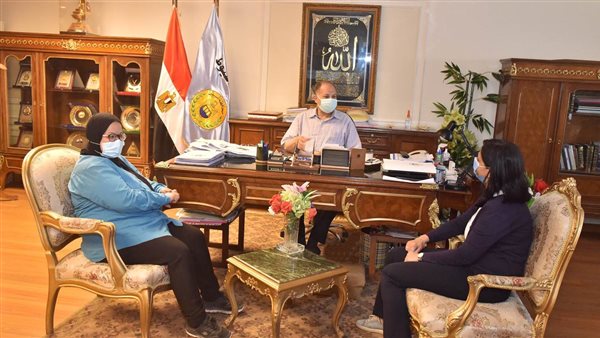 محافظ أسيوط يلتقي