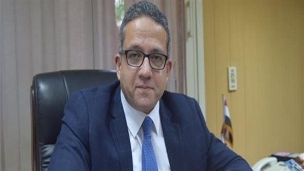 وزير الآثار 